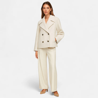 Women’s Tailored Minimalist Jacket – Modern Structure, Effortless Refinement